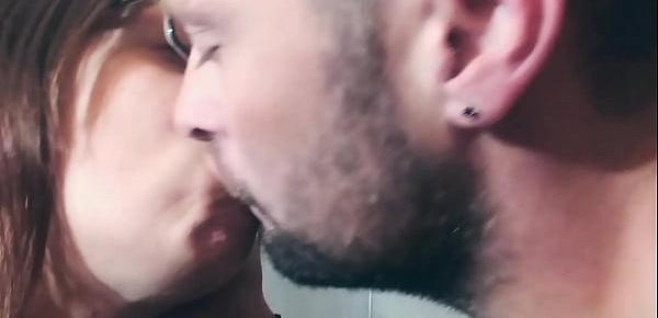  WHY WE DO ALL THIS. Amature couple kissing.   (And Yes those lips are amazing.)